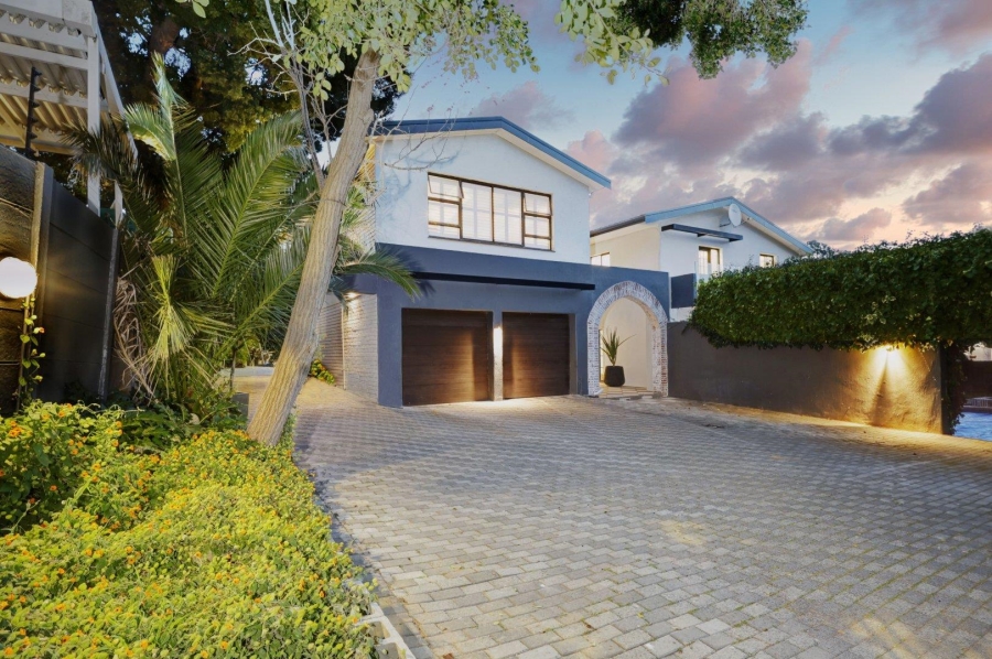 6 Bedroom Property for Sale in Welgemoed Western Cape